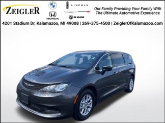 Used 2023 Chrysler Voyager LX image 1