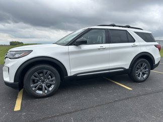 New 2025 Ford Explorer Active image 1