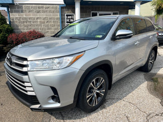 Used 2017 Toyota Highlander LE image 1