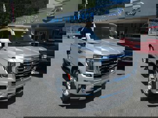 Used 2023 GMC Yukon SLT image 1