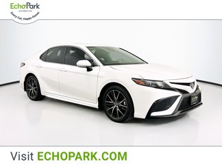 Used 2024 Toyota Camry SE image 1