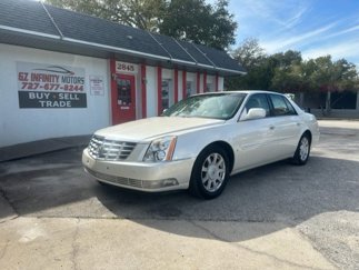 Used 2009 Cadillac DTS w/ Trunk Convenience Package image 1