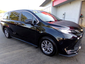 Used 2022 Toyota Sienna XLE image 1