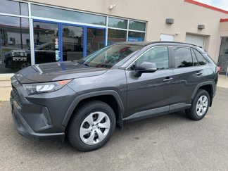 Used 2020 Toyota RAV4 LE image 1
