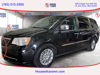 Used 2015 Chrysler Town & Country Touring-L w/ Driver Convenience Group image 1