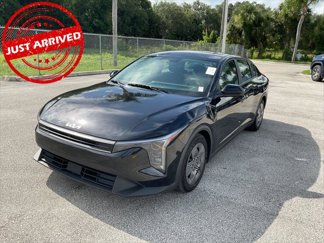 Used 2025 Kia K4 LX image 1