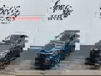 Used 2025 Toyota Camry XLE image 1