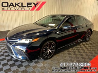 Used 2021 Toyota Camry SE w/ Convenience Package image 1