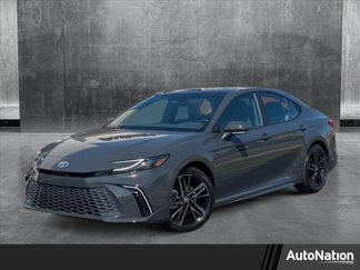 Used 2025 Toyota Camry XSE image 1