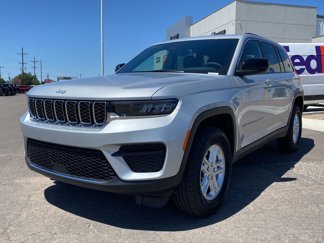 New 2025 Jeep Grand Cherokee Laredo image 1