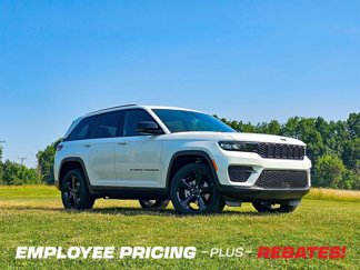 New 2025 Jeep Grand Cherokee Altitude image 1