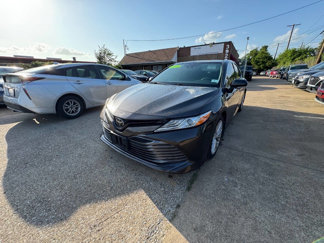 Used 2019 Toyota Camry XLE image 1