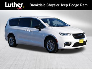 New 2025 Chrysler Pacifica Select image 1