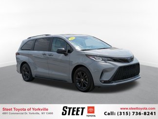Used 2025 Toyota Sienna XSE image 1