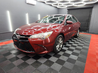 Used 2016 Toyota Camry SE w/ Moonroof Package image 1