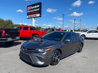 Used 2020 Toyota Camry SE image 1