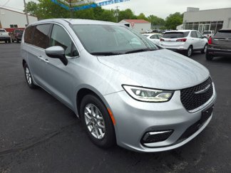 Used 2023 Chrysler Pacifica Touring-L image 1