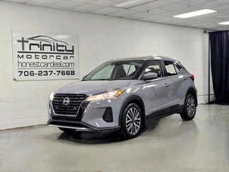 Used 2022 Nissan Kicks SV image 1