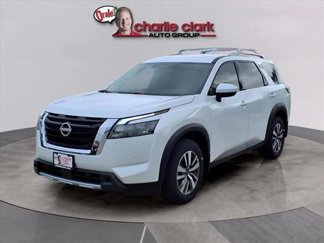 New 2025 Nissan Pathfinder SL image 1