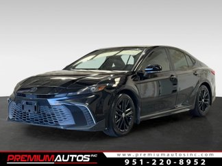 Used 2025 Toyota Camry SE image 1