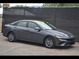 Used 2024 Hyundai Elantra SEL image 1