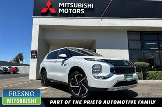 New 2025 Mitsubishi Outlander SE image 1