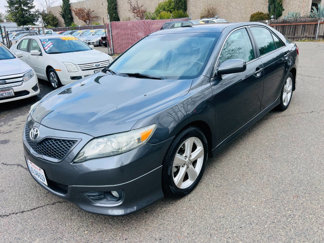 Used 2010 Toyota Camry SE image 1