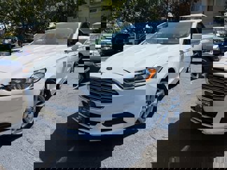 Used 2016 Ford Fusion SE image 1
