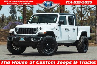 Used 2024 Jeep Gladiator Sport image 1