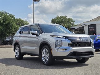 New 2025 Mitsubishi Outlander ES image 1