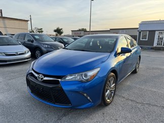 Used 2017 Toyota Camry SE image 1