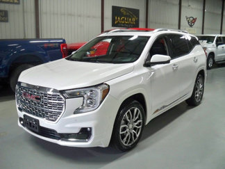 Used 2023 GMC Terrain Denali image 1