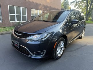 Used 2020 Chrysler Pacifica Touring-L image 1