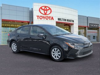 Certified 2024 Toyota Corolla LE image 1