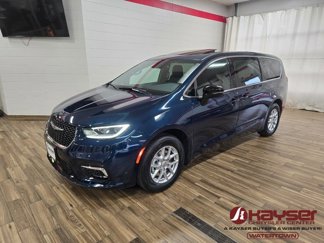 New 2025 Chrysler Pacifica Select image 1