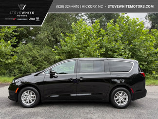 New 2026 Chrysler Pacifica Select image 1