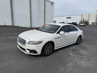 Used 2017 Lincoln Continental Select image 1