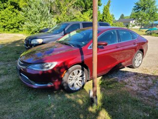 Used 2015 Chrysler 200 Limited image 1