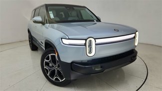 Used 2025 Rivian R1S Adventure image 1