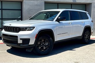 Used 2024 Jeep Grand Cherokee L Laredo image 1