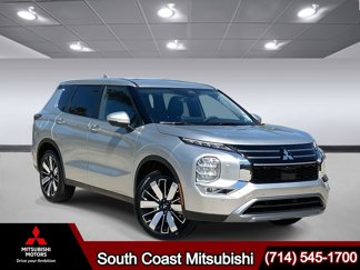 New 2025 Mitsubishi Outlander SE image 1