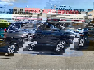 Used 2018 Jeep Cherokee Latitude image 1