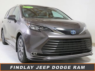 Used 2023 Toyota Sienna XLE image 1