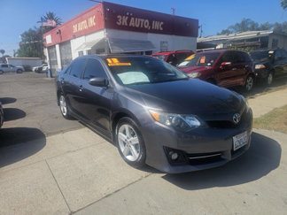 Used 2013 Toyota Camry SE image 1