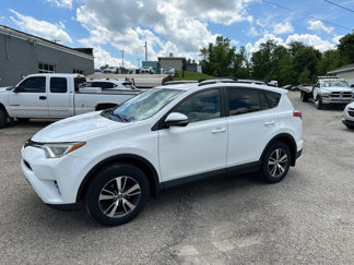 Used 2017 Toyota RAV4 XLE image 1
