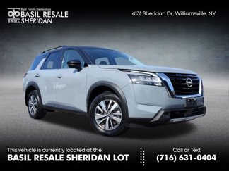 Used 2024 Nissan Pathfinder SL image 1