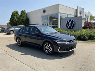 New 2025 Volkswagen Jetta SE image 1