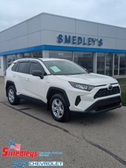 Used 2021 Toyota RAV4 LE image 1