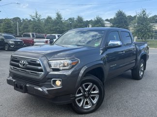 Used 2017 Toyota Tacoma Limited image 1