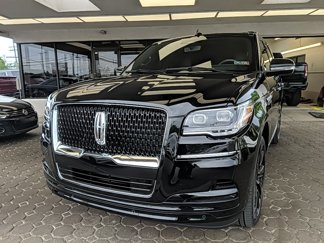 Used 2024 Lincoln Navigator Reserve image 1